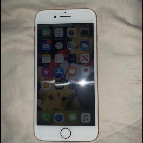iPhone 8 rose gold 64 gb unlocked - Picture 2 of 3